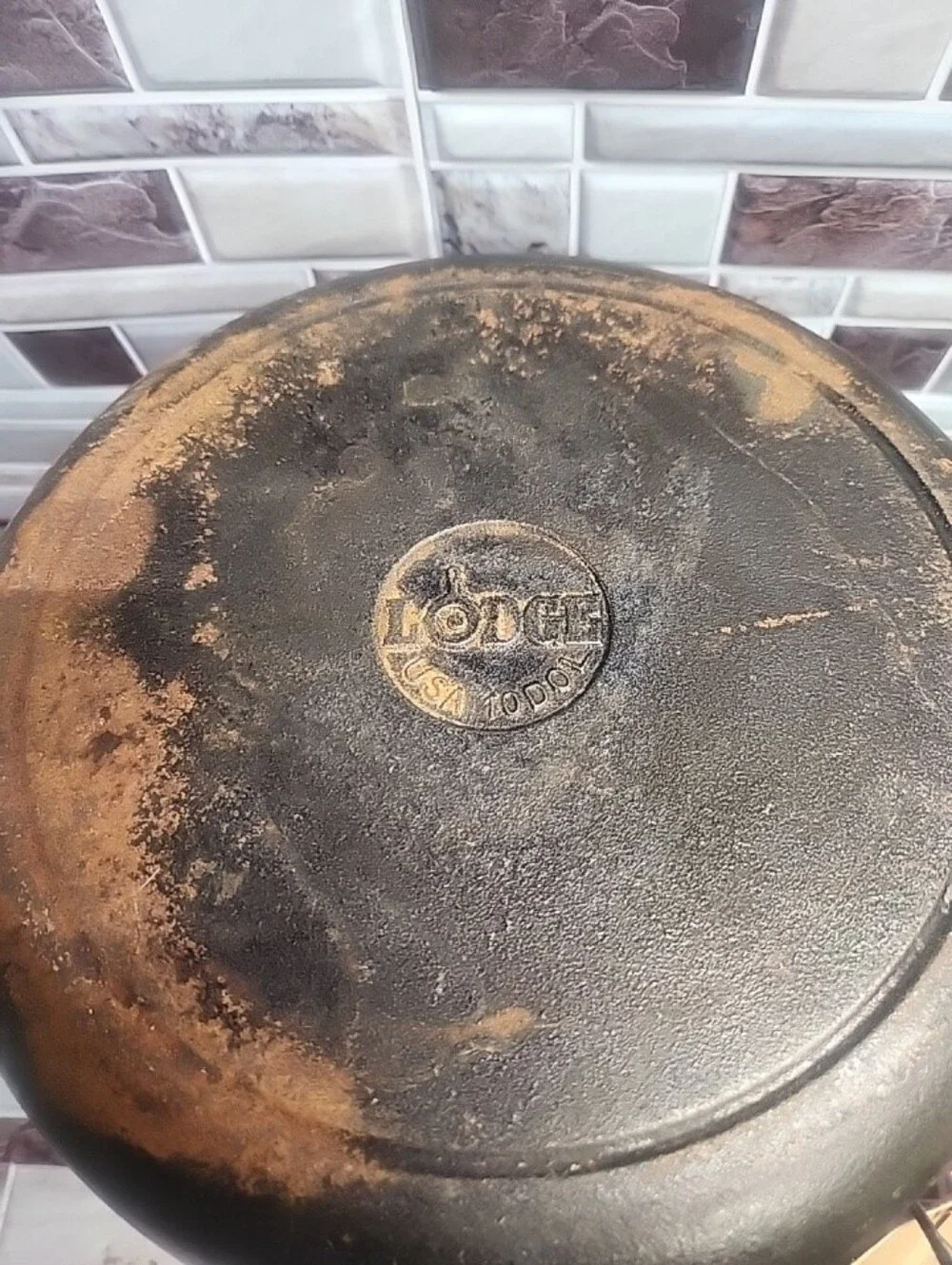 LODGE Classic Black Cast Iron Dutch Oven with Lid - Black